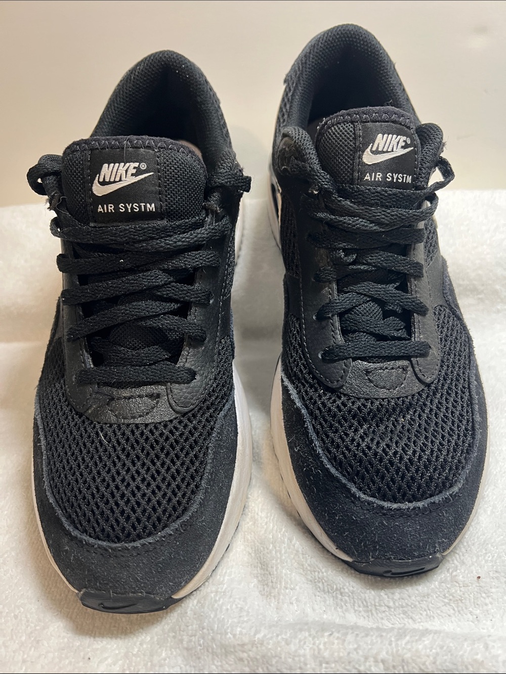 Nike Black Kids Air System Sneakers with White Midsoles